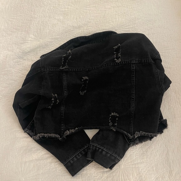 Cropped black jean jacket - Picture 3 of 3